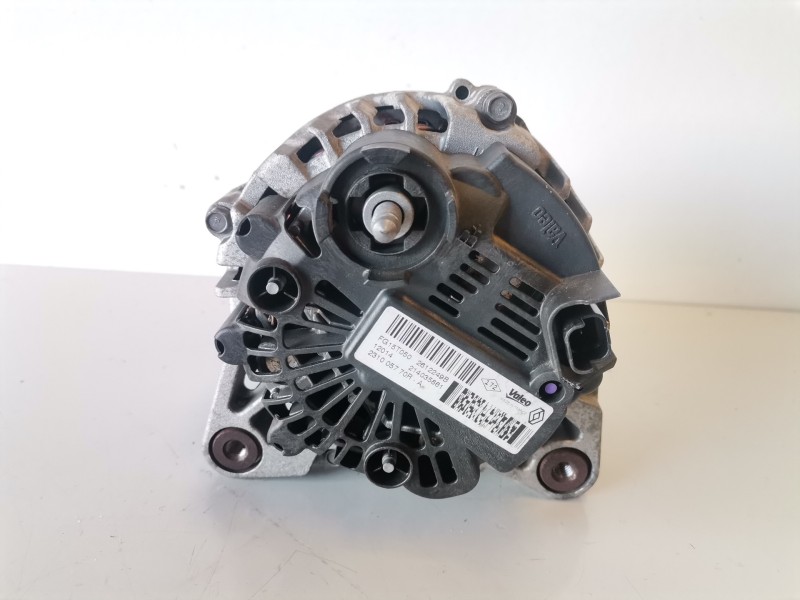 Recambio de alternador para dacia duster i k9k856 referencia OEM IAM 231005770R  