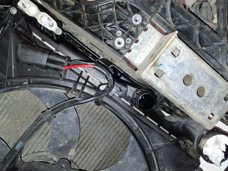 Recambio de radiador agua para bmw serie x3 (e83) 204d4 referencia OEM IAM 64006735  