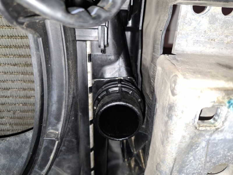 Recambio de radiador agua para bmw serie x3 (e83) 204d4 referencia OEM IAM 64006735  
