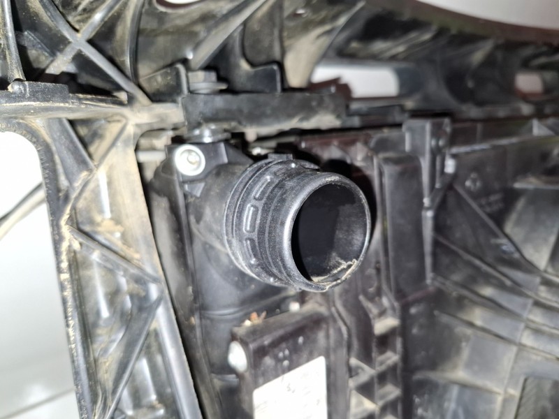 Recambio de radiador agua para bmw serie x3 (e83) 204d4 referencia OEM IAM 64006735  