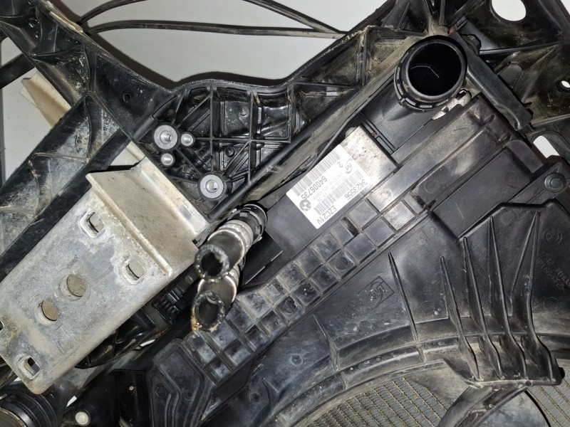 Recambio de radiador agua para bmw serie x3 (e83) 204d4 referencia OEM IAM 64006735  