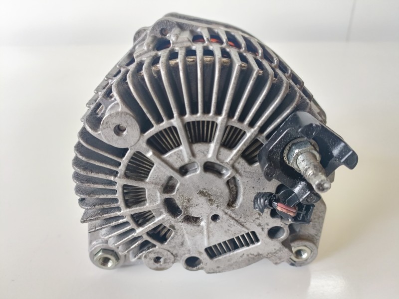 Recambio de alternador para renault laguna iii berlina m9r857 referencia OEM IAM 8200960536  