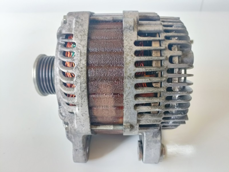 Recambio de alternador para renault laguna iii berlina m9r857 referencia OEM IAM 8200960536  