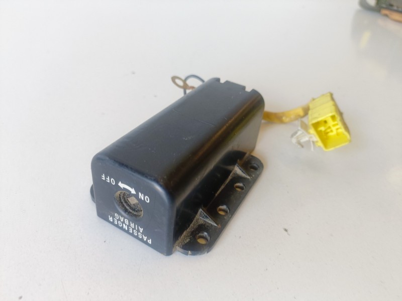 Recambio de modulo electronico para mitsubishi l200 (ka0/kb0) 4d56 referencia OEM IAM 8610A047  