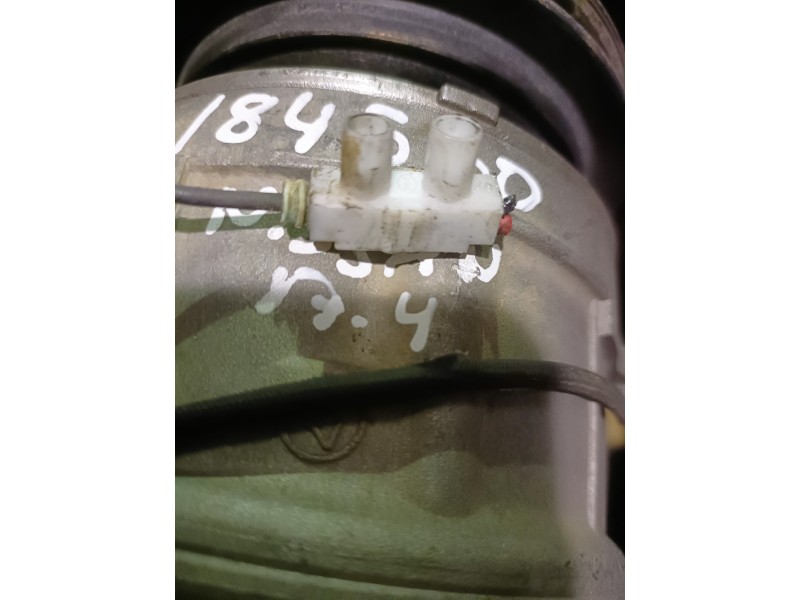Recambio de compresor aire acondicionado para nissan terrano ii (r20) td27ti referencia OEM IAM 811427032  