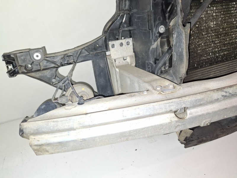 Recambio de refuerzo paragolpes delantero para bmw serie x3 (e83) 204d4 referencia OEM IAM   