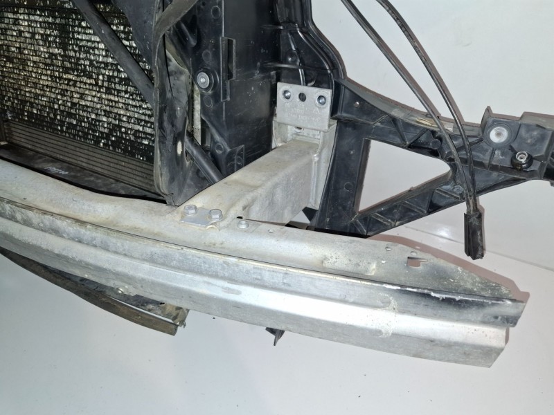 Recambio de refuerzo paragolpes delantero para bmw serie x3 (e83) 204d4 referencia OEM IAM   