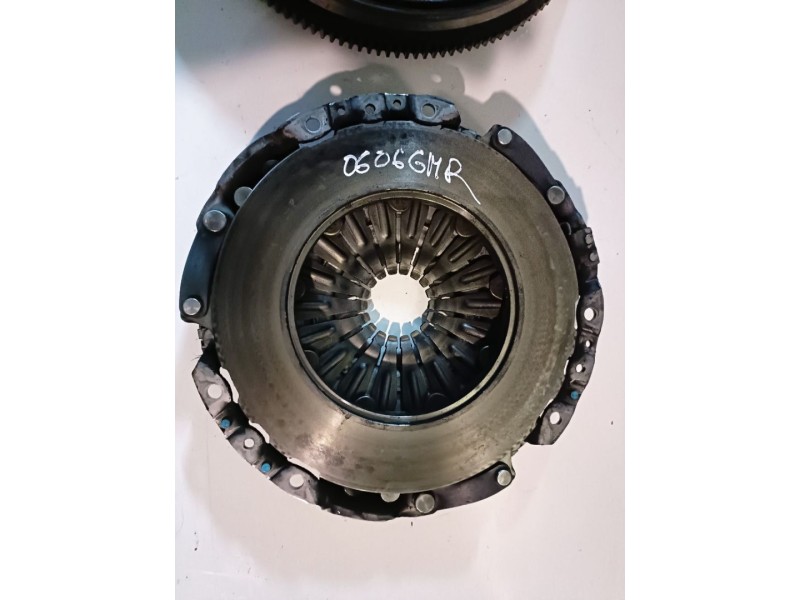 Recambio de volante motor para ssangyong kyron d20dt referencia OEM IAM   