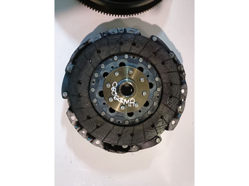 Recambio de volante motor para ssangyong kyron d20dt referencia OEM IAM   