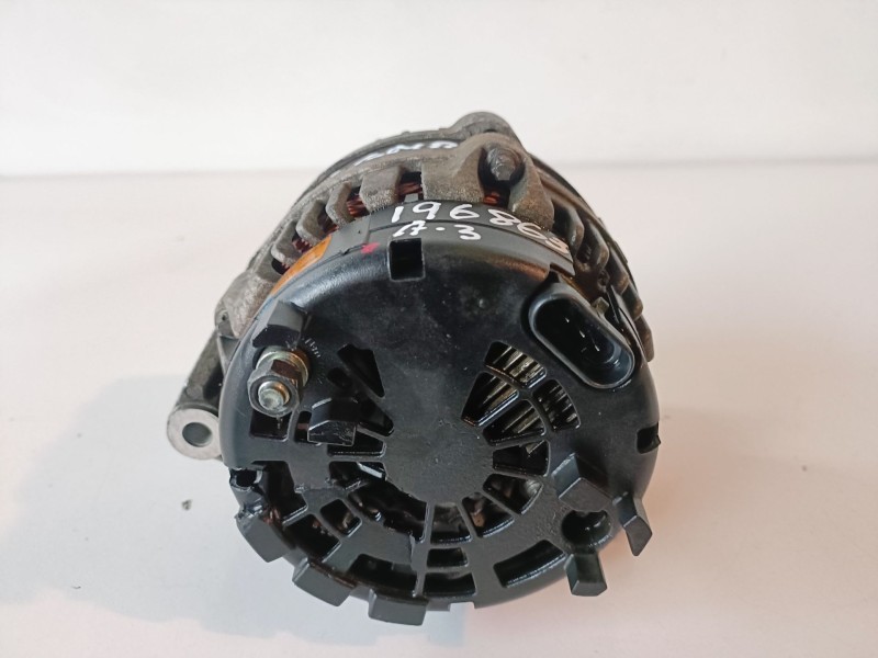 Recambio de alternador para ssangyong kyron d20dt referencia OEM IAM A6641540102  