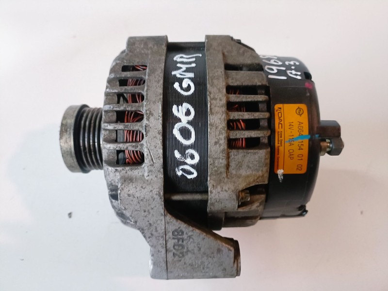 Recambio de alternador para ssangyong kyron d20dt referencia OEM IAM A6641540102  