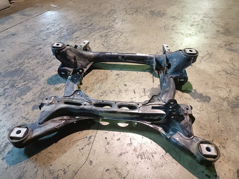 Recambio de puente delantero para audi q7 (4l) bug referencia OEM IAM 7L0400025  