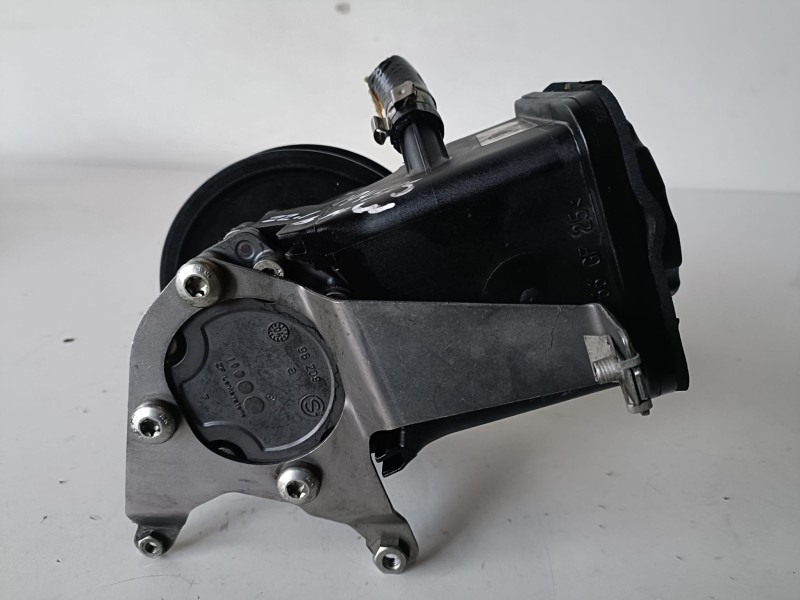 Recambio de bomba direccion para bmw serie 5 berlina (e60) 256d2 referencia OEM IAM 7693974101  