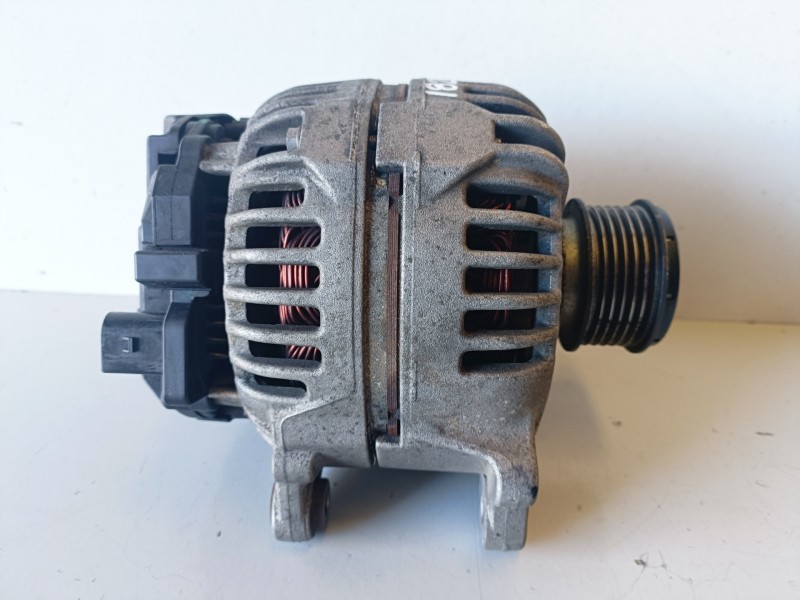 Recambio de alternador para chrysler sebring berlina byl referencia OEM IAM 0124525128/05033757AB  