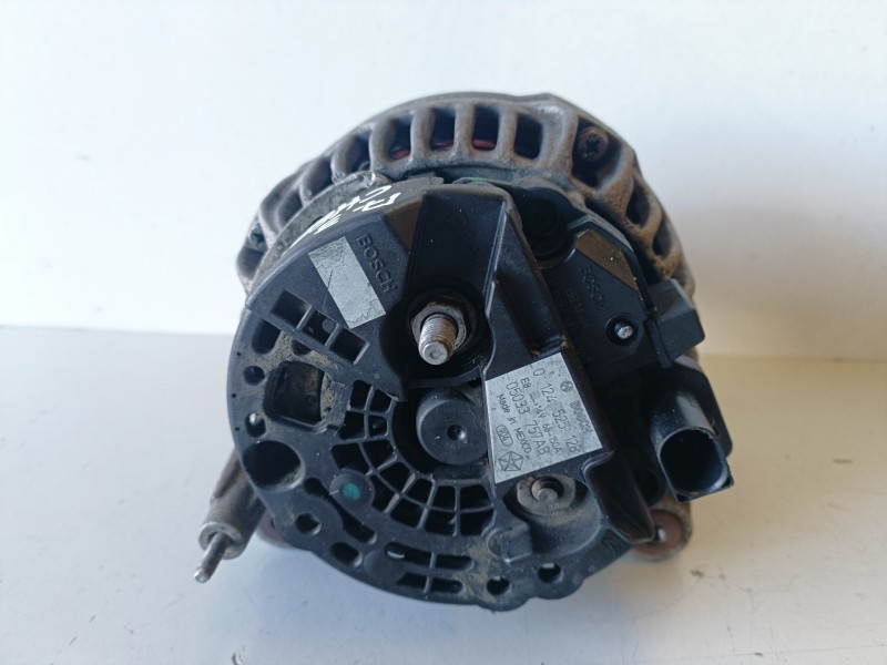 Recambio de alternador para chrysler sebring berlina byl referencia OEM IAM 0124525128/05033757AB  