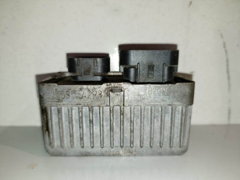 Recambio de caja precalentamiento para opel insignia berlina a20dth referencia OEM IAM 55574293  