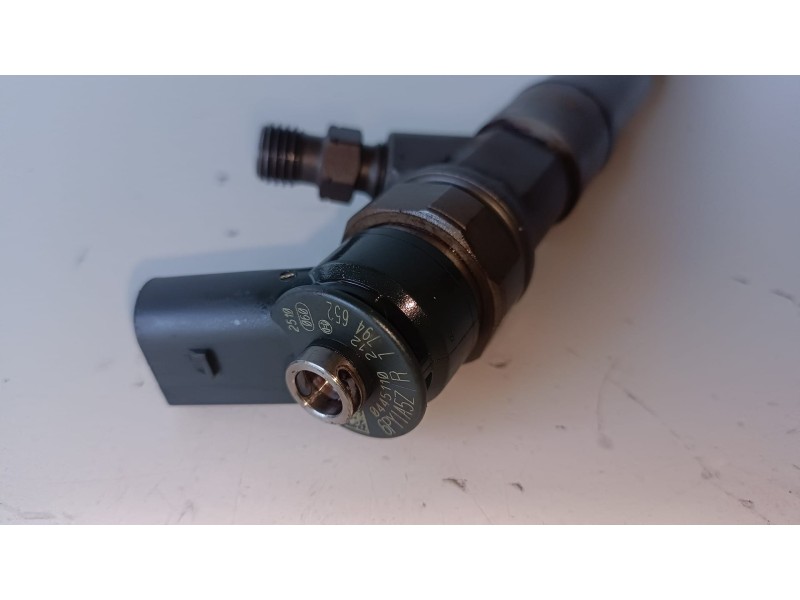 Recambio de inyector para bmw serie 5 berlina (e60) 256d2 referencia OEM IAM 0445110212  