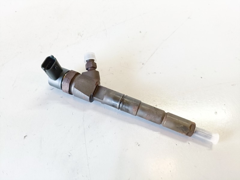 Recambio de inyector para opel insignia berlina a20dth referencia OEM IAM 0445110327  