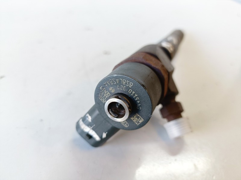 Recambio de inyector para opel insignia berlina a20dth referencia OEM IAM 0445110327  