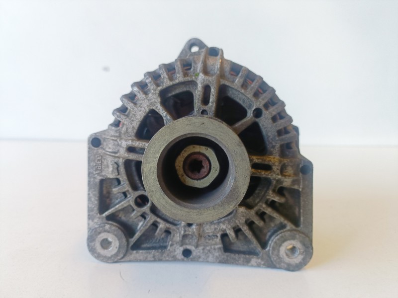 Recambio de alternador para renault megane ii berlina 5p f9q804 referencia OEM IAM 8200495294  