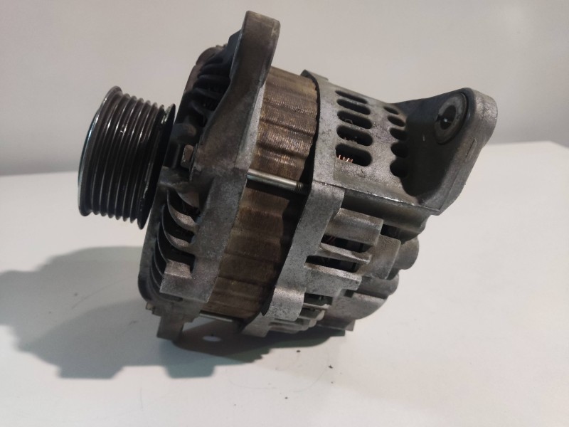 Recambio de alternador para nissan pathfinder (r51) yd25ddti referencia OEM IAM 23100EB31B/A3TJ0781AE  