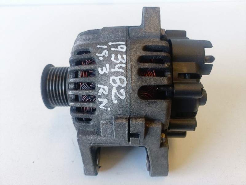 Recambio de alternador para renault megane ii berlina 5p f9q804 referencia OEM IAM 8200495294  