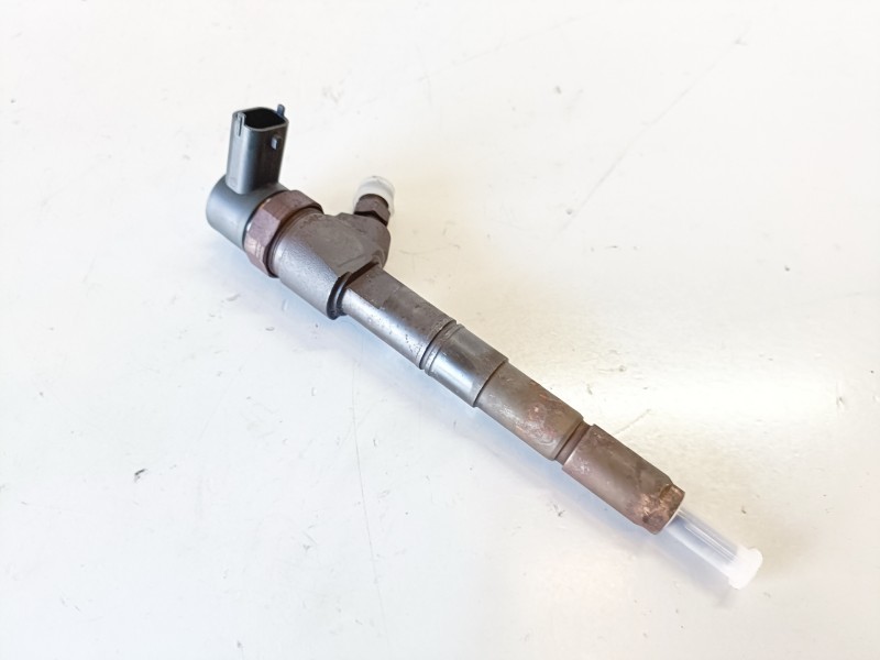 Recambio de inyector para opel insignia berlina a20dth referencia OEM IAM 0445110327  