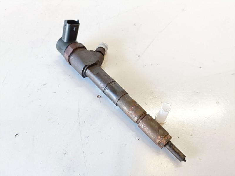 Recambio de inyector para opel insignia berlina a20dth referencia OEM IAM 0445110327  