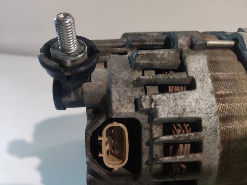 Recambio de alternador para nissan pathfinder (r51) yd25ddti referencia OEM IAM 23100EB31B/A3TJ0781AE  