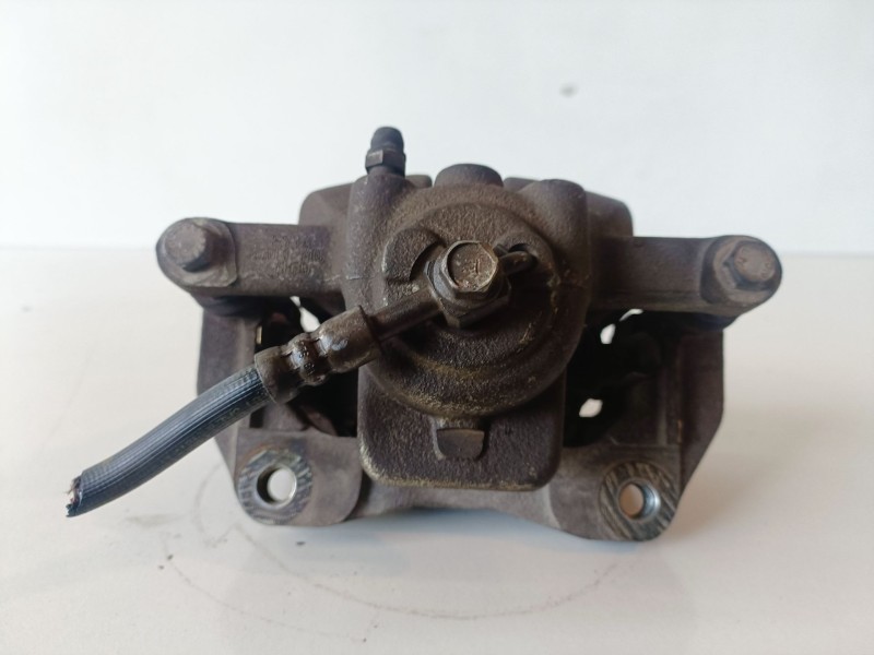 Recambio de pinza de freno delantera izquierda para ford transit courier (c4a) ugcb referencia OEM IAM   