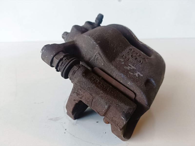 Recambio de pinza de freno delantera izquierda para ford transit courier (c4a) ugcb referencia OEM IAM   