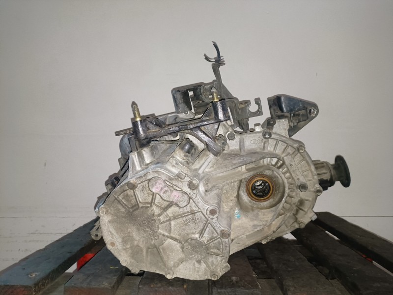 Recambio de caja cambios para hyundai santa fe (sm) g4js referencia OEM IAM Y021007992  