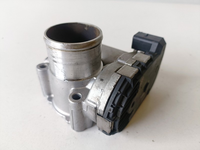 Recambio de caja mariposa para renault trafic ii furgón m9r780 referencia OEM IAM 8200330810E  