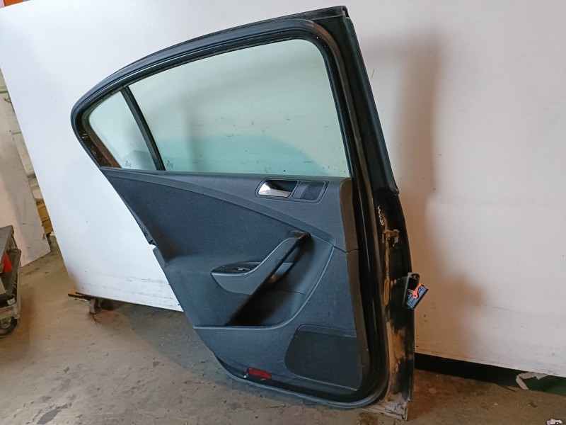 Recambio de puerta trasera izquierda para volkswagen passat berlina (3c2) bkp referencia OEM IAM   