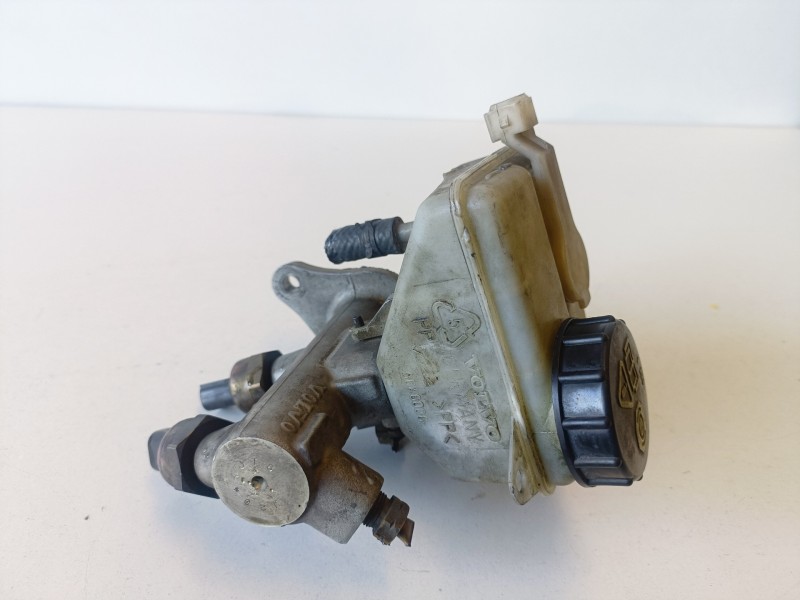 Recambio de bomba freno para volvo xc70 b5244t referencia OEM IAM 8646009  