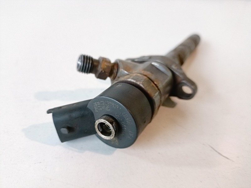 Recambio de inyector para citroen berlingo 9hw referencia OEM IAM 0445110239  