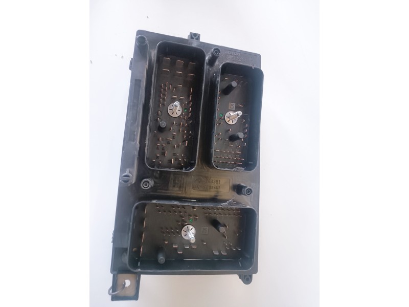 Recambio de caja reles / fusibles para opel astra h gtc z19dt referencia OEM IAM 13206754  