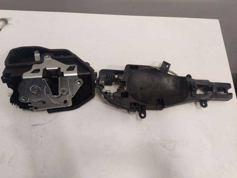 Recambio de cerradura puerta delantera derecha para bmw serie 3 berlina (e90) 204d4 referencia OEM IAM A53102  