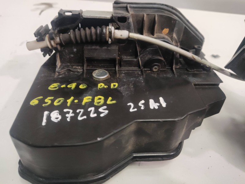 Recambio de cerradura puerta delantera derecha para bmw serie 3 berlina (e90) 204d4 referencia OEM IAM A53102  