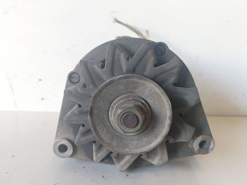 Recambio de alternador para mercedes-benz 190 (bm 201) 102961 referencia OEM IAM 0120489917  