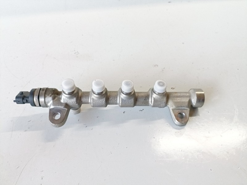 Recambio de rampa inyectora para fiat 500l (330) 199b5000 referencia OEM IAM 0445214254/55234039  