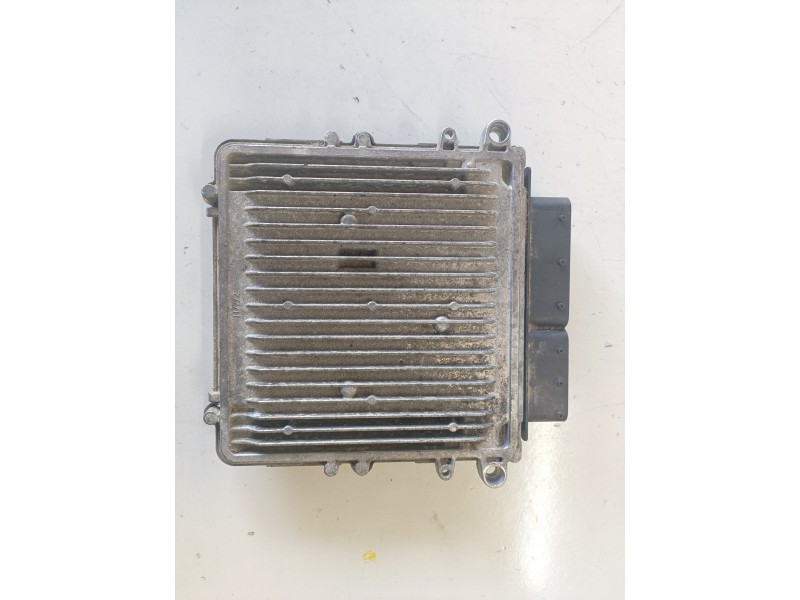 Recambio de centralita motor uce para mercedes-benz cls (bm 219) 642920 referencia OEM IAM A6421503872/0281014322  