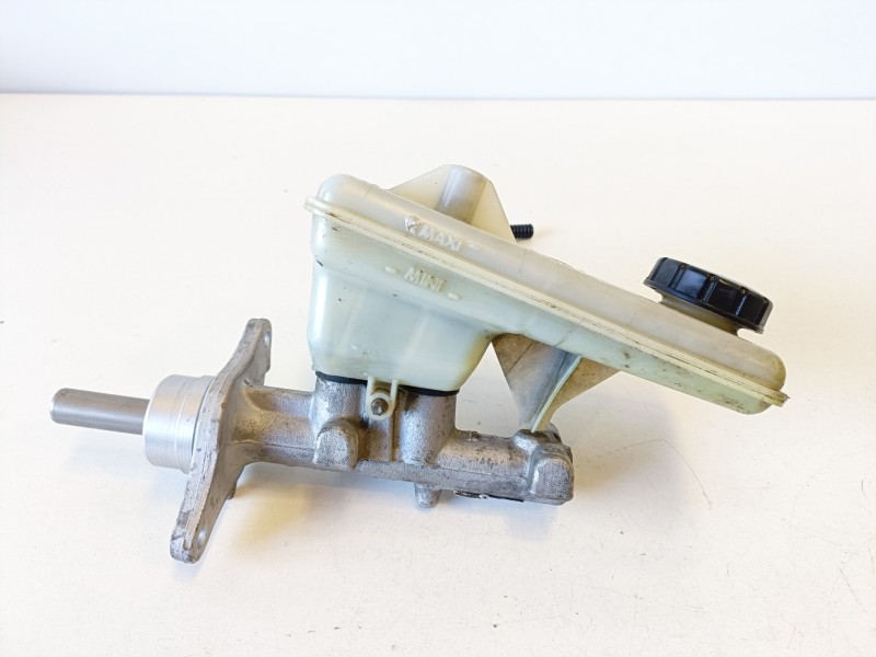 Recambio de bomba freno para renault trafic ii furgón f9q760 referencia OEM IAM 32067008C  