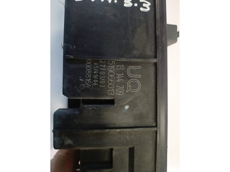 Recambio de caja reles / fusibles para opel vectra c berlina y20dth referencia OEM IAM 13144709  