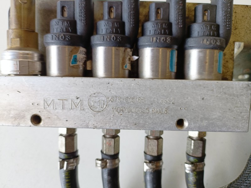 Recambio de rampa inyectora para citroen c3 kfv referencia OEM IAM 67R010185  