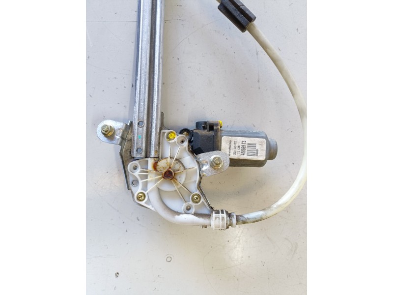 Recambio de elevalunas trasero izquierdo para renault laguna ii grandtour (kg0) f9q750 referencia OEM IAM 460669T3  