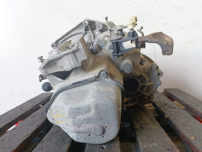 Recambio de caja cambios para citroen c3 hfv referencia OEM IAM 20CQ86  