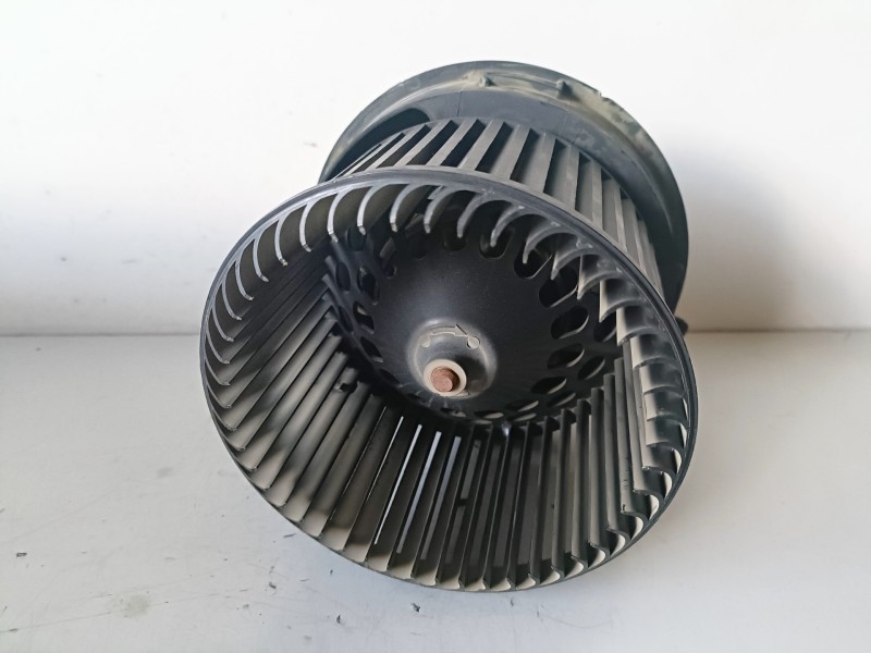 Recambio de ventilador calefaccion para peugeot 207 9hx referencia OEM IAM G102994D  