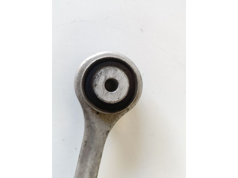 Recambio de brazo suspension superior delantero izquierdo para audi a4 avant (8w5) cswb referencia OEM IAM   
