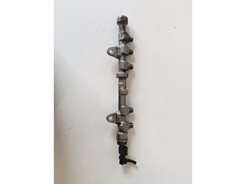 Recambio de rampa inyectora para opel corsa d a13dtc referencia OEM IAM 0445214222  